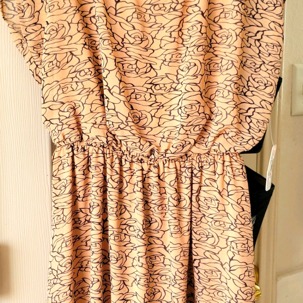 Dress - Picture 2 of 7